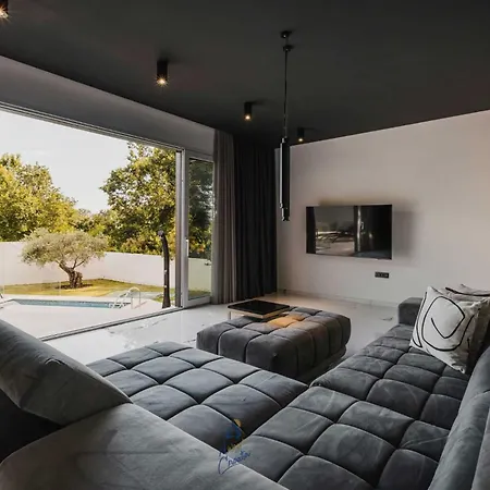 Niz Ii By Awaytocroatia Villa *