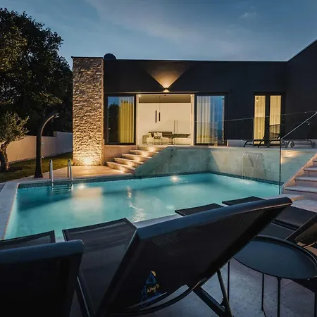Niz Ii By Awaytocroatia Villa *